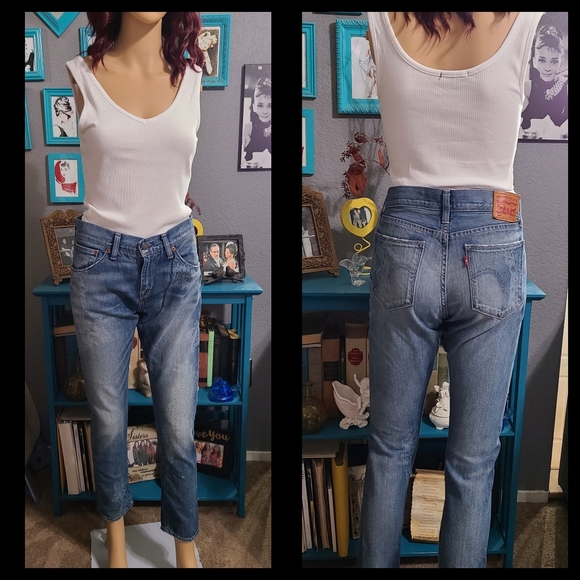 Levi's Straight Leg Jeans - Picture 1 of 16